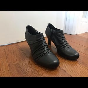 Naturalizer Heeled Black Booties